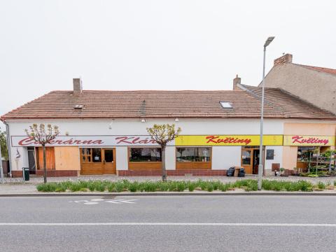 Pronájem obchodního prostoru, Pečky, Masarykovo nám., 185 m2