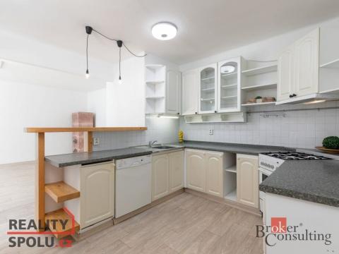 Prodej bytu 3+1, Opava, Lidická, 78 m2