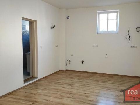 Prodej atypického bytu, Nupaky, 94 m2