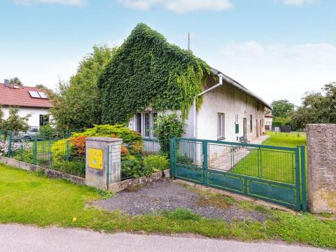 Prodej rodinného domu, Lochenice, 252 m2
