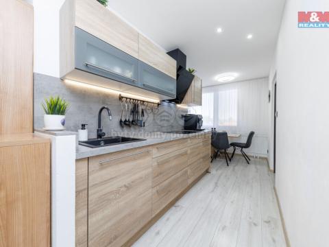 Prodej bytu 3+1, Hevlín, 70 m2