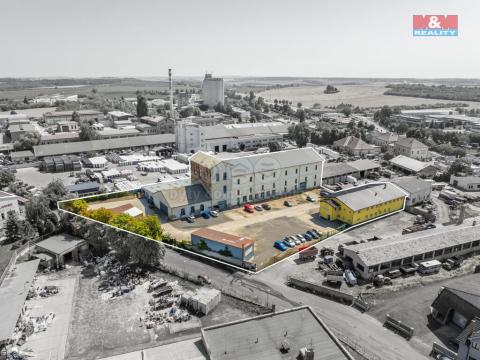 Pronájem výrobních prostor, Slaný, Trojanova, 7200 m2