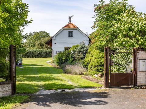 Prodej rodinného domu, Běrunice, V Koutě, 222 m2