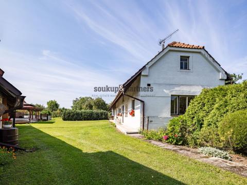 Prodej rodinného domu, Běrunice, V Koutě, 222 m2