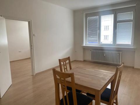 Pronájem bytu 2+1, Praha - Nusle, náměstí Hrdinů, 65 m2