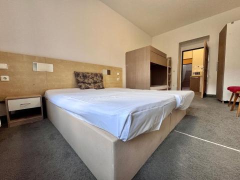 Pronájem bytu 1+1, Praha - Smíchov, U Santošky, 45 m2