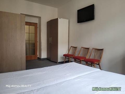 Pronájem bytu 1+1, Praha - Smíchov, U Santošky, 45 m2