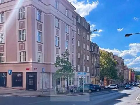Pronájem bytu 3+1, Karlovy Vary, Majakovského, 97 m2