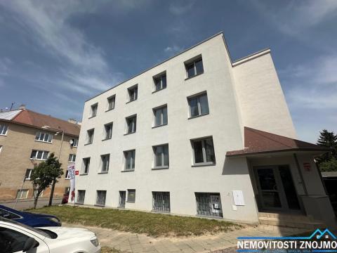 Pronájem bytu 2+kk, Znojmo, nám. Kpt. Otm. Chlupa, 42 m2