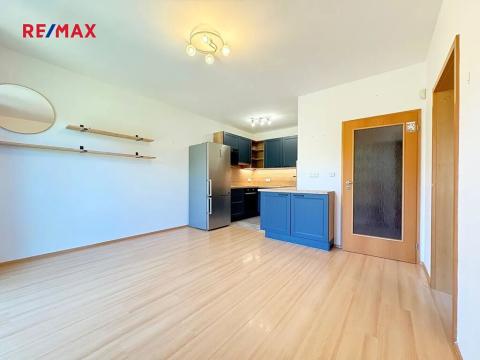 Pronájem bytu 2+kk, Praha - Suchdol, Holubí, 40 m2