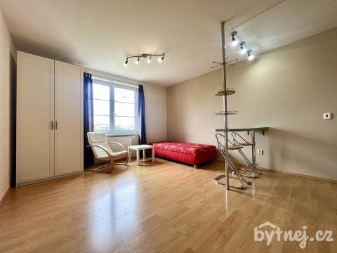 Pronájem bytu 1+kk, Olomouc - Slavonín, Topolová, 30 m2
