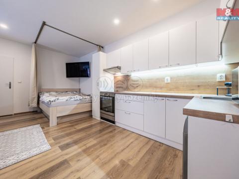 Prodej bytu 2+kk, Bělá pod Bezdězem, Masarykovo náměstí, 54 m2