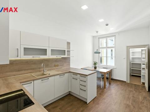 Pronájem bytu 3+1, Praha - Nové Město, Podskalská, 111 m2