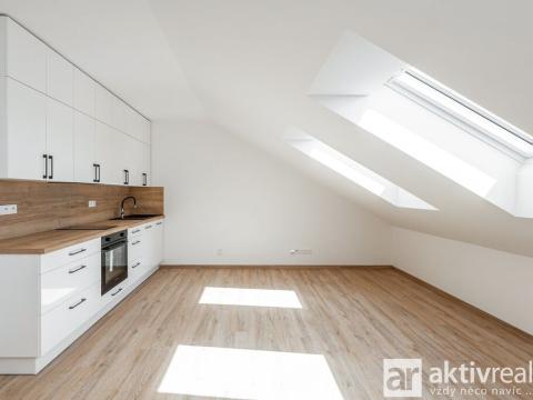 Pronájem bytu 1+kk, Ovčáry, Na Bulánce, 32 m2