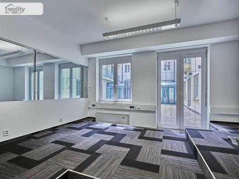 Pronájem kanceláře, Praha - Nové Město, Soukenická, 244 m2