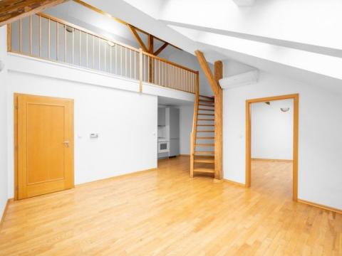 Pronájem bytu 2+kk, Praha - Nové Město, Na struze, 56 m2