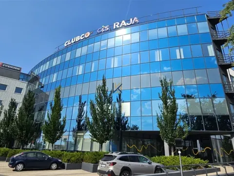 Pronájem kanceláře, Nupaky, okres praha-východ, 555 m2