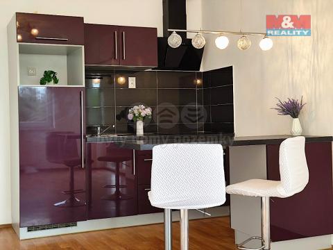 Prodej bytu 2+kk, Milovice - Mladá, Armádní, 52 m2