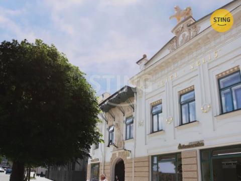 Pronájem atypického bytu, Žďár nad Sázavou, nám. Republiky, 40 m2