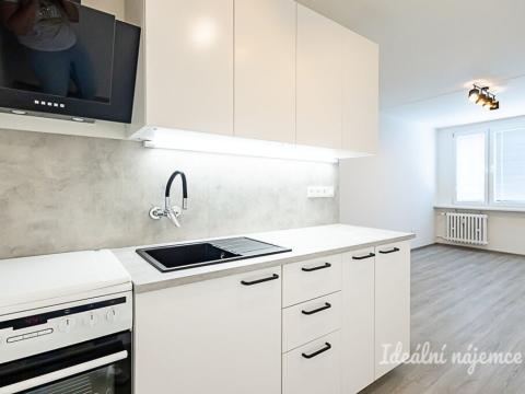 Pronájem bytu 2+kk, Praha - Střížkov, K lipám, 38 m2