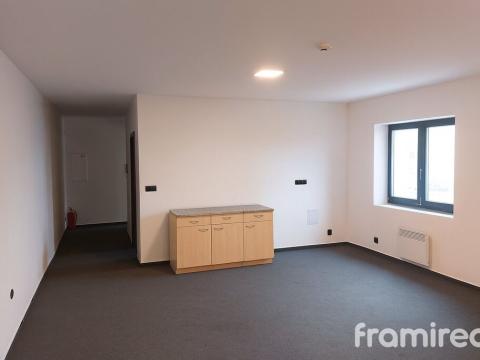 Pronájem obchodního prostoru, Brno - Komárov, Svatopetrská, 71 m2