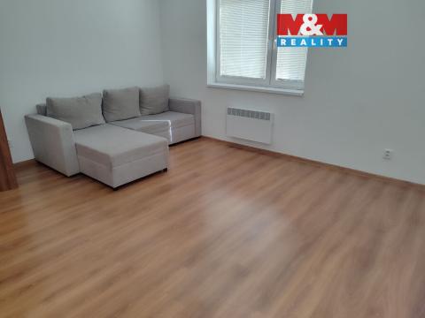 Pronájem bytu 1+kk, Praha - Hloubětín, Kukelská, 28 m2