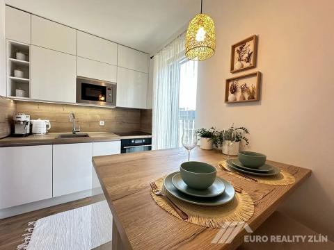 Pronájem bytu 1+kk, Zlín, Pod Hradem II, 29 m2