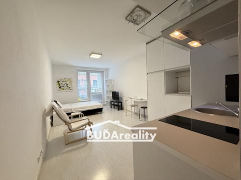 Pronájem bytu 1+kk, Zlín, Na Honech I, 29 m2