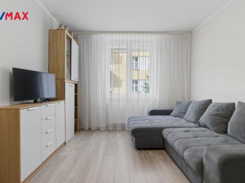 Prodej bytu 2+1, Karlovy Vary, K. Čapka, 57 m2