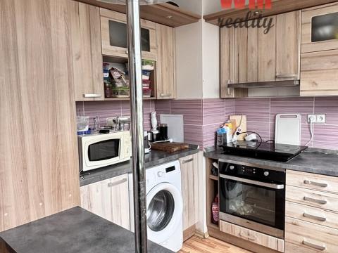 Prodej bytu 1+1, Karlovy Vary - Bohatice, Dubová, 30 m2
