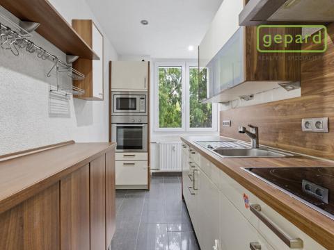 Prodej bytu 4+1, Mariánské Lázně - Úšovice, Hroznatova, 79 m2