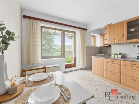 Prodej atypického bytu, Dvůr Králové nad Labem, Klazarova, 67 m2