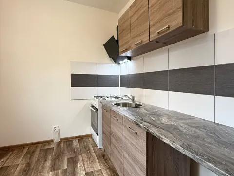 Pronájem bytu 2+1, Kadaň, Chomutovská, 56 m2