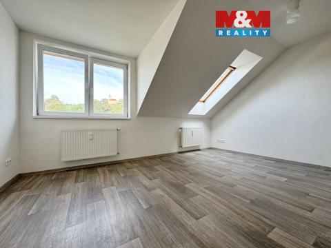 Pronájem bytu 2+kk, Bzenec, náměstí Svobody, 51 m2