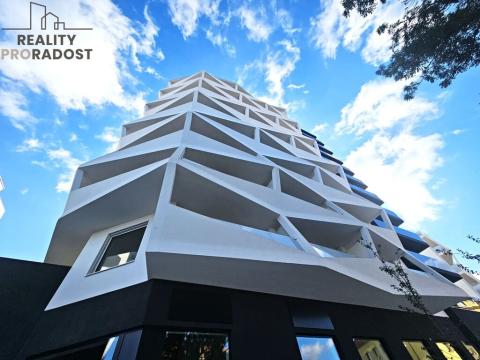 Pronájem bytu 1+kk, Brno, Komárovská, 40 m2