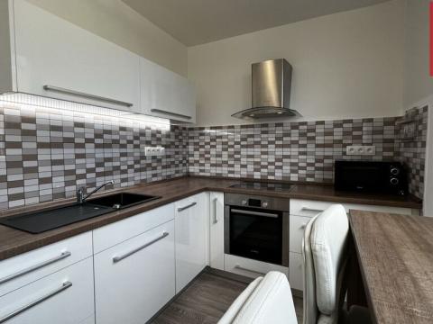 Pronájem bytu 2+1, Opava, Krnovská, 60 m2