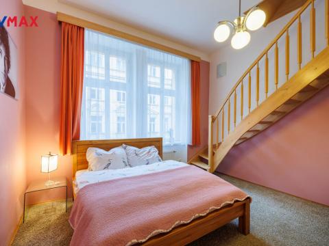 Pronájem bytu 4+1, Karlovy Vary, Jaltská, 120 m2