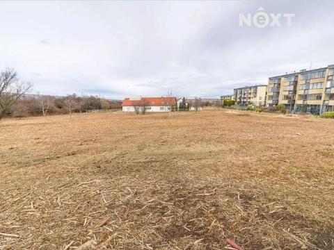 Prodej komerčního pozemku, Praha, 9821 m2