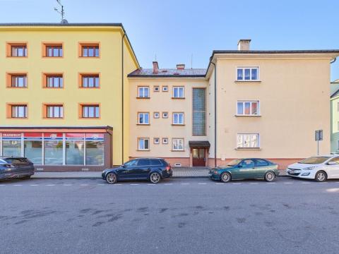 Prodej bytu 2+1, Trutnov - Střední Předměstí, Jiráskovo náměstí, 69 m2
