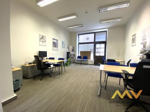 Pronájem obchodního prostoru, Hradec Králové, Československé armády, 47 m2