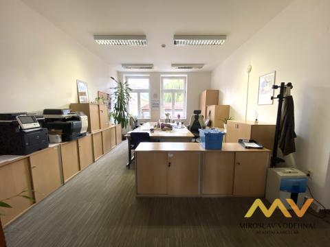 Pronájem kanceláře, Hradec Králové, Československé armády, 131 m2