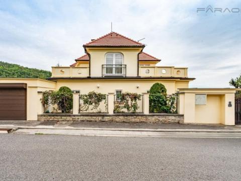 Pronájem vily, Černošice, 165 m2
