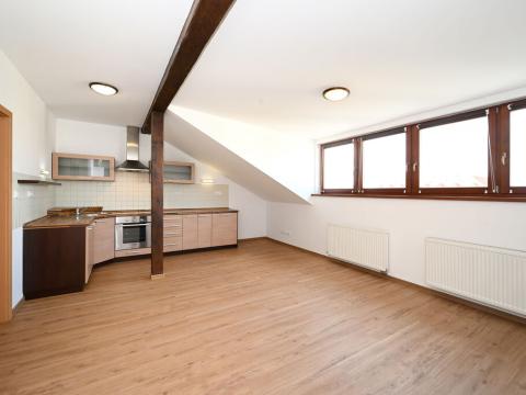 Pronájem bytu 1+kk, Praha - Holešovice, Komunardů, 54 m2