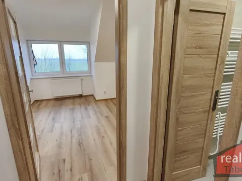 Prodej bytu 1+kk, Nupaky, Nupacká, 38 m2