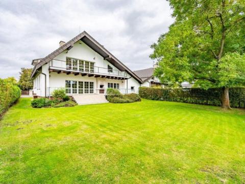 Pronájem kanceláře, Průhonice, Sadová, 350 m2