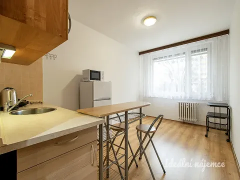 Pronájem bytu 1+kk, Praha - Řepy, Vondroušova, 21 m2