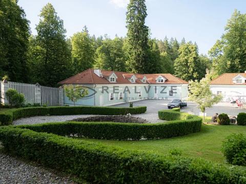 Prodej vícegeneračního domu, Nové Hrady, 880 m2
