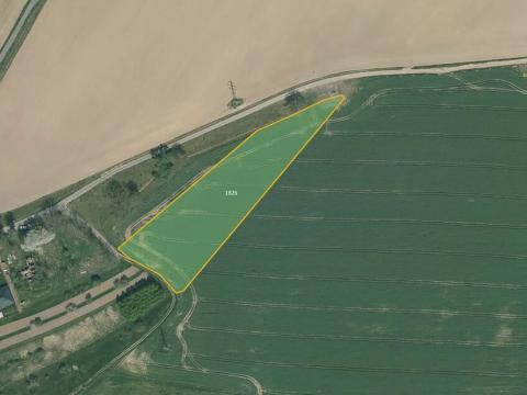 Prodej pole, Zvěrotice, 7916 m2