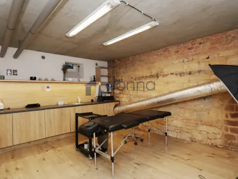 Pronájem komerční nemovitosti, Praha, Mikovcova, 18 m2