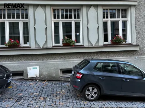 Pronájem skladu, Karlovy Vary, Moravská, 75 m2